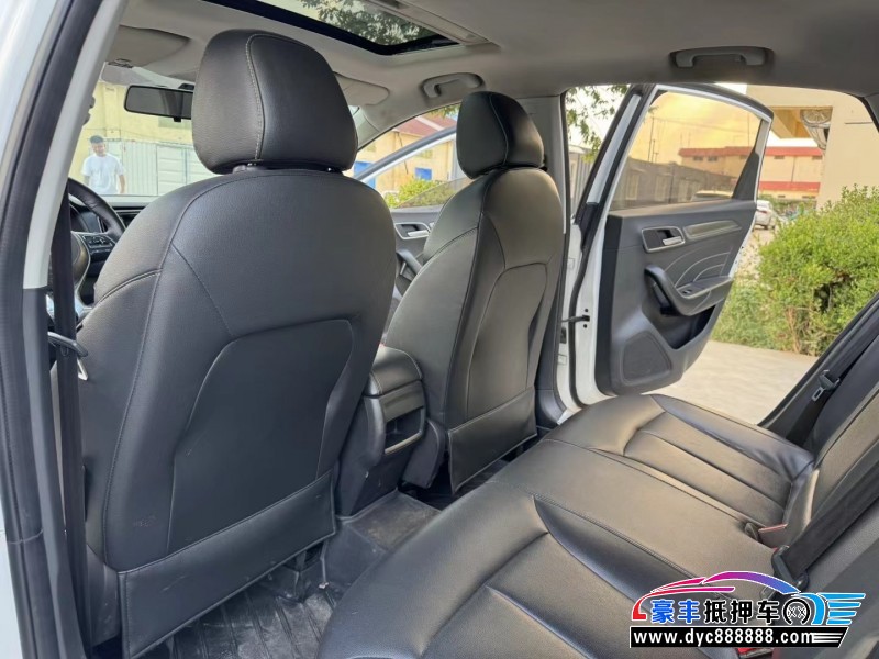 18年荣威i6轿车抵押车出售