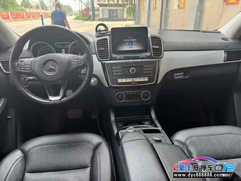 19年奔驰GLE轿车抵押车出售