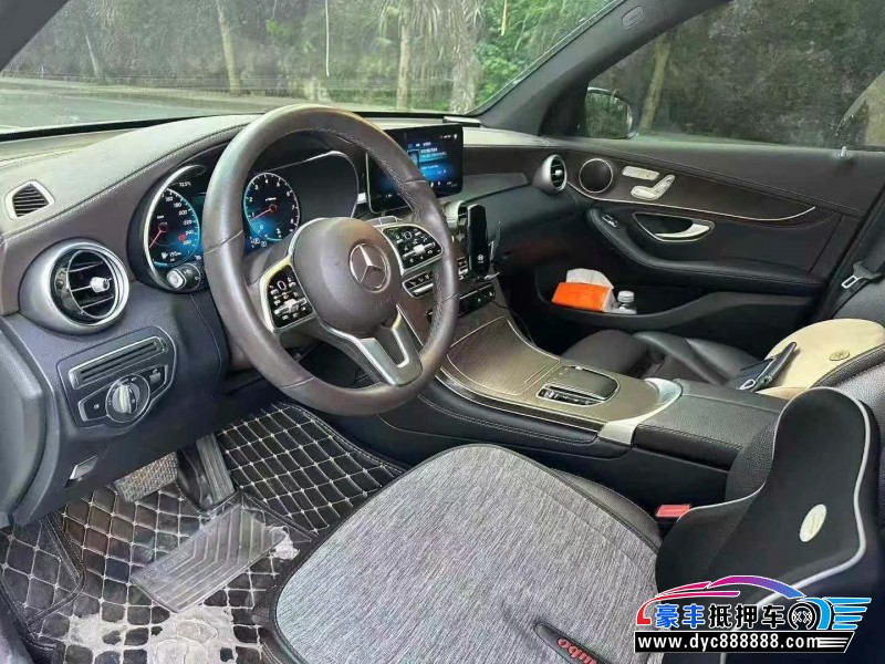 20年奔驰GLC轿车抵押车出售