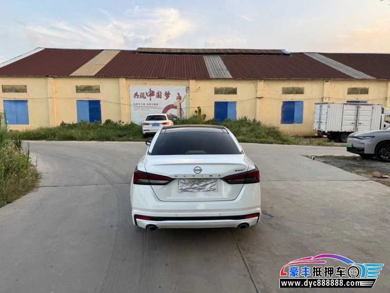 24年日产天籁轿车抵押车出售