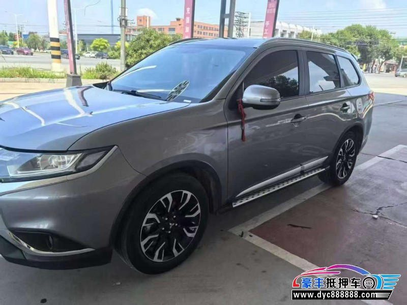 20年三菱欧蓝德轿车抵押车出售