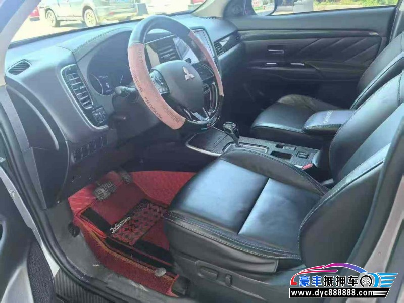 20年三菱欧蓝德轿车抵押车出售