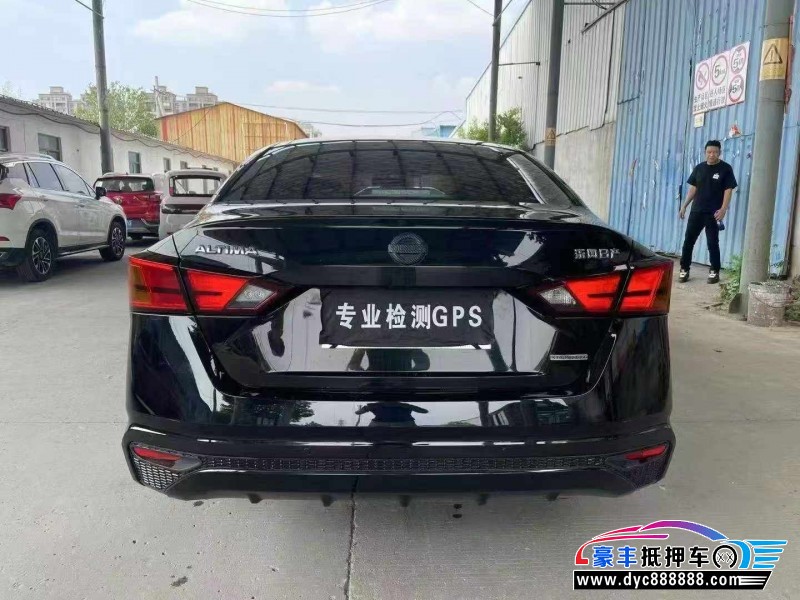 20年日产天籁轿车抵押车出售