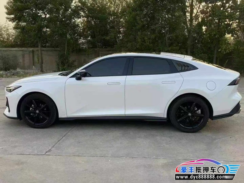 23年长安长安UNI轿车抵押车出售