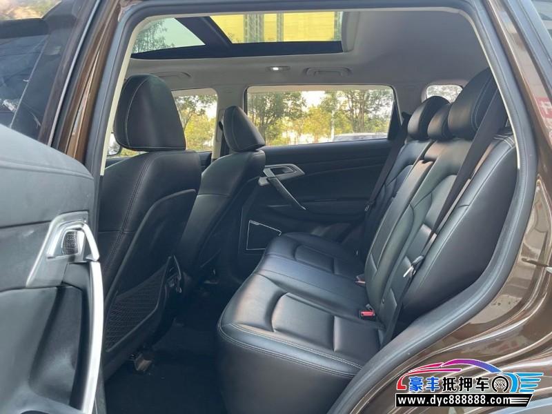 17年吉利博越轿车抵押车出售