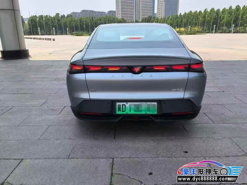 25年极狐阿尔法S轿车抵押车出售