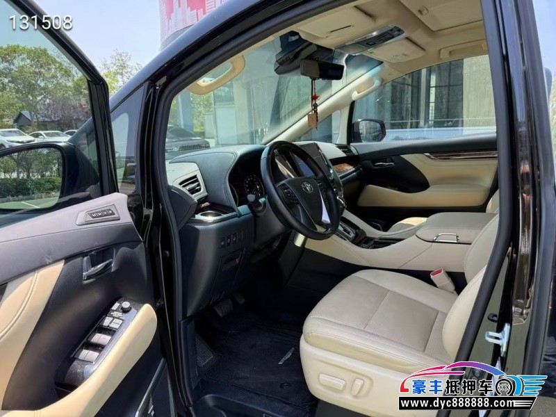 22年丰田埃尔法轿车抵押车出售