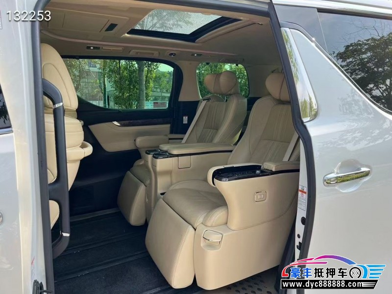 21年丰田埃尔法轿车抵押车出售