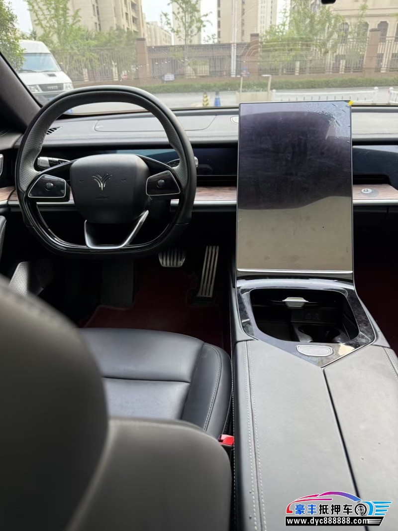 24年哪吒S轿车抵押车出售