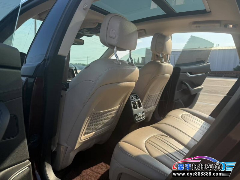 18年玛莎拉蒂莱万特轿车抵押车出售