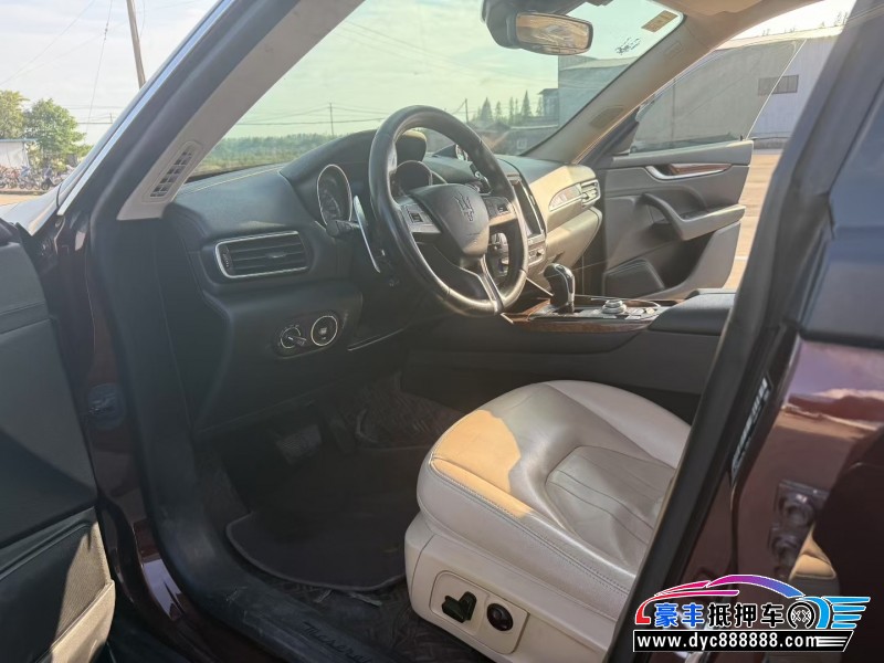 18年玛莎拉蒂莱万特轿车抵押车出售