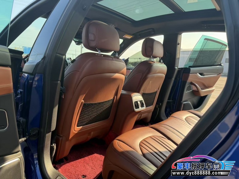 17年玛莎拉蒂莱万特轿车抵押车出售