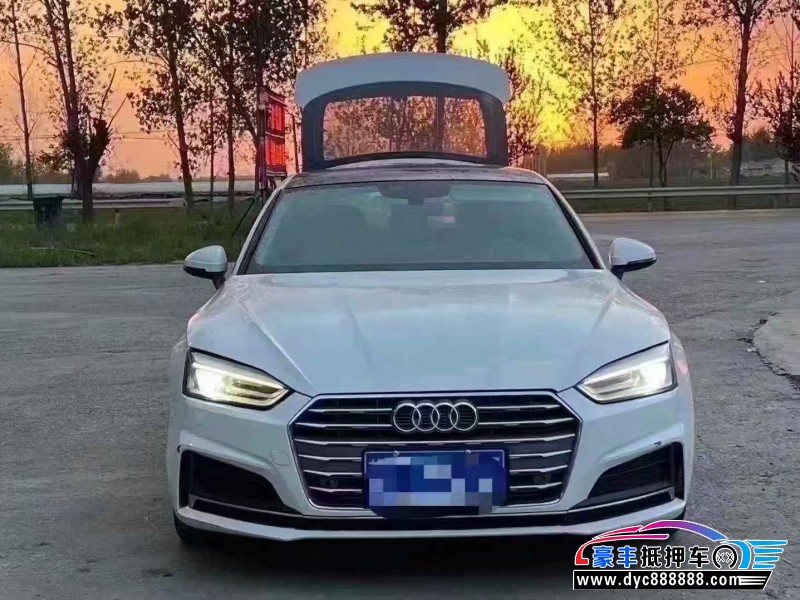 抵押车出售18年奥迪A5轿车