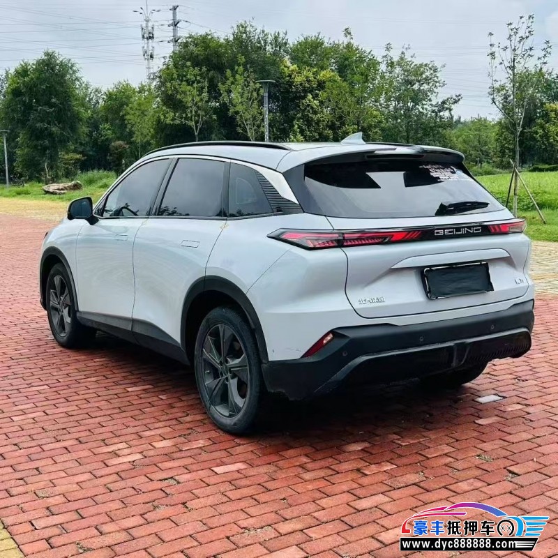 23年北汽制造魔方轿车抵押车出售