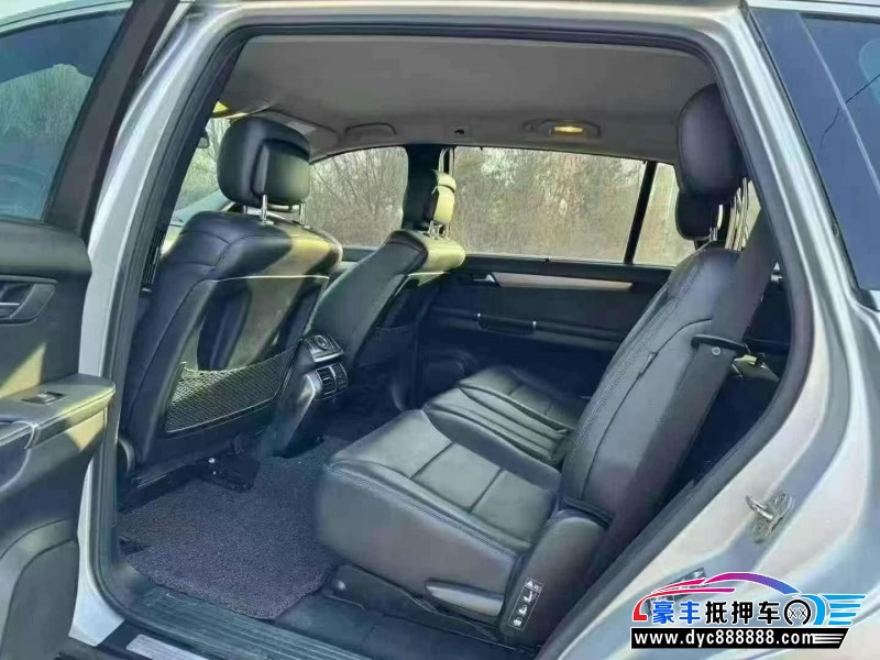 13年奔驰R轿车抵押车出售