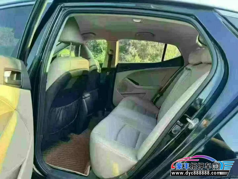 19年起亚K5轿车抵押车出售