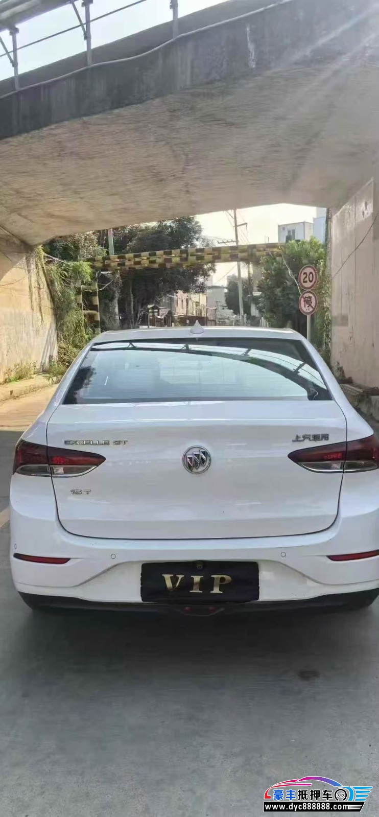 18年别克英朗轿车抵押车出售