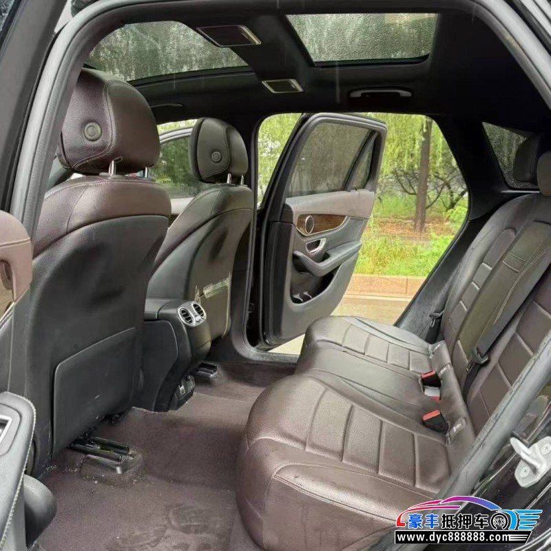 19年奔驰GLC轿车抵押车出售