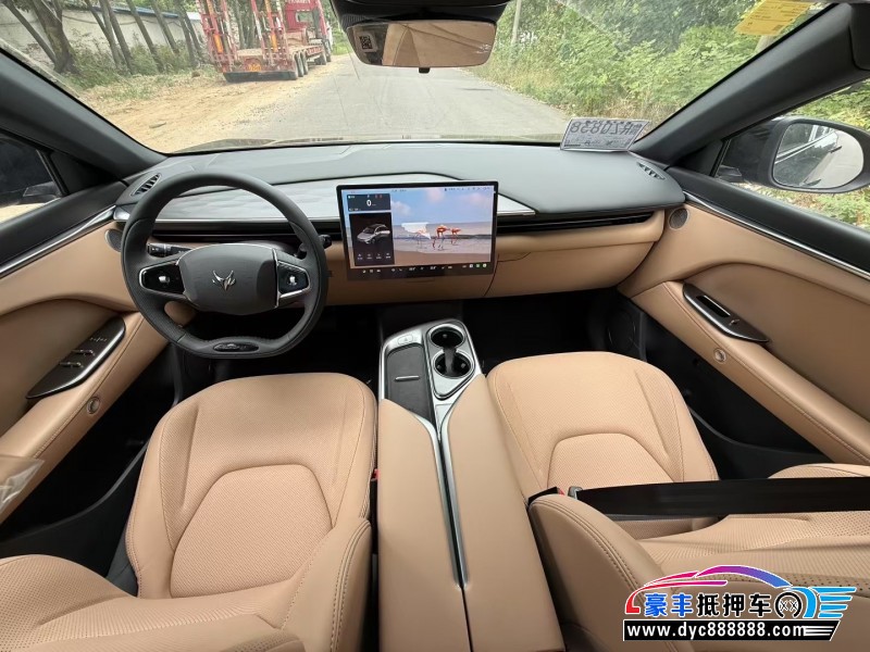 25年极狐阿尔法T轿车抵押车出售