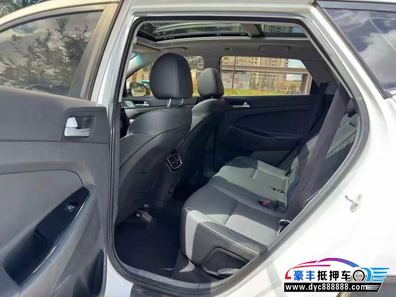 20年现代途胜轿车抵押车出售