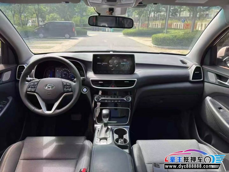 20年现代途胜轿车抵押车出售