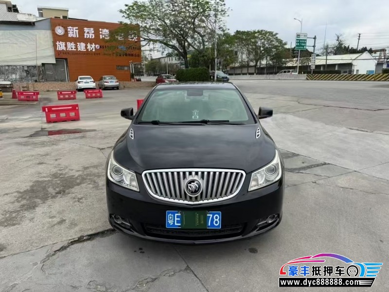 抵押车出售10年别克君越轿车