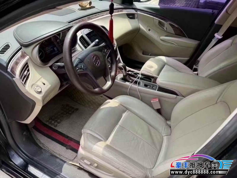 14年别克君越轿车抵押车出售