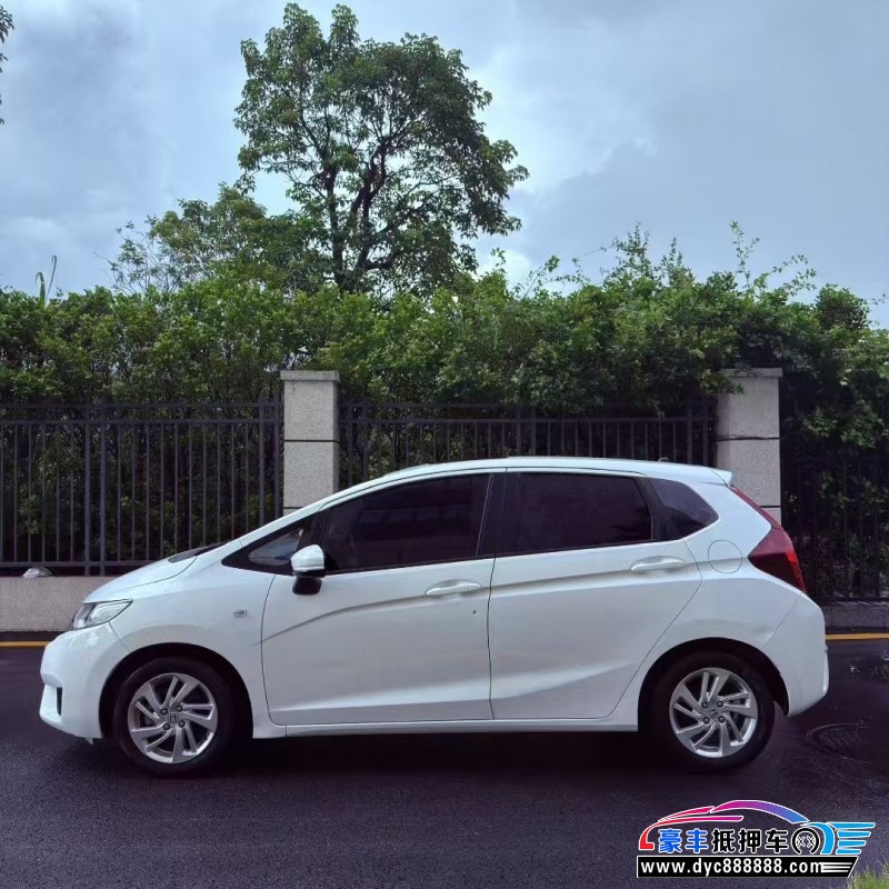 17年本田飞度轿车抵押车出售