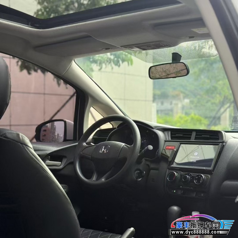 17年本田飞度轿车抵押车出售