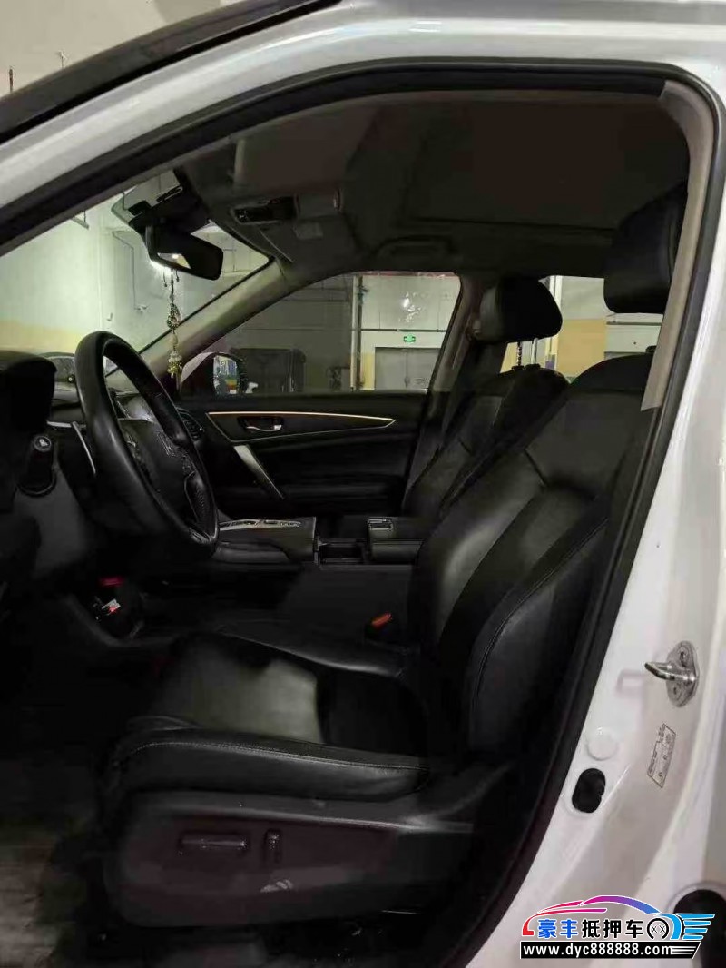 17年本田冠道轿车抵押车出售