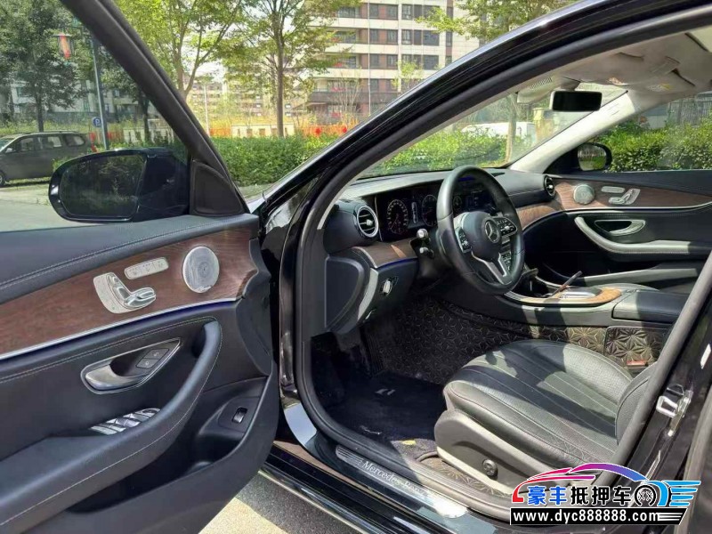 20年奔驰E轿车抵押车出售