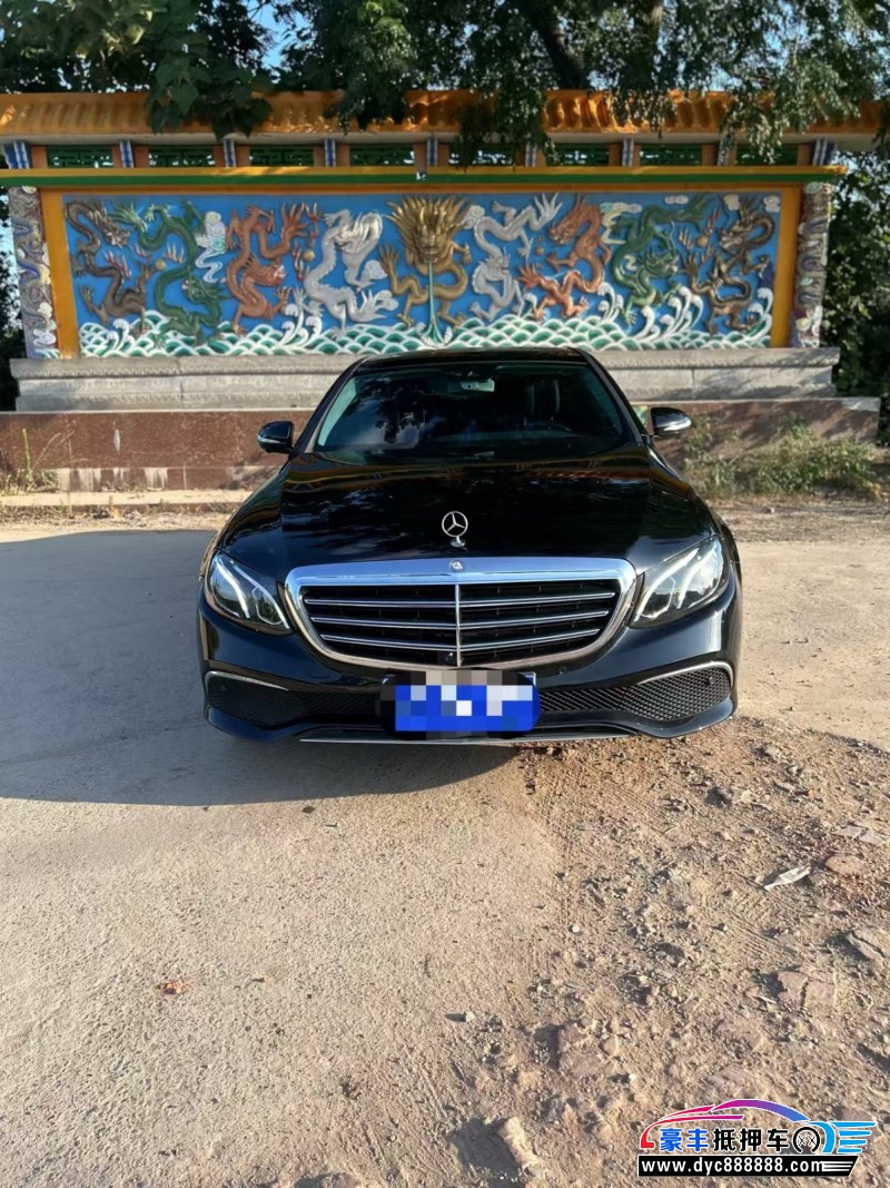17年奔驰E轿车抵押车出售