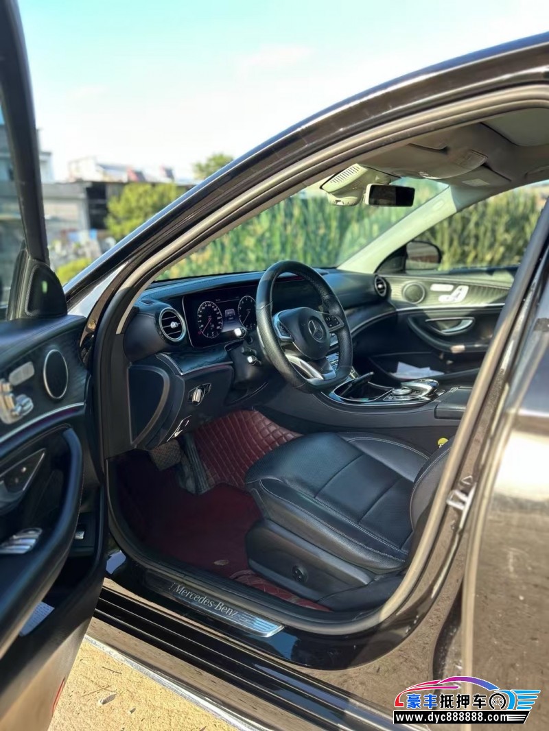 17年奔驰E轿车抵押车出售