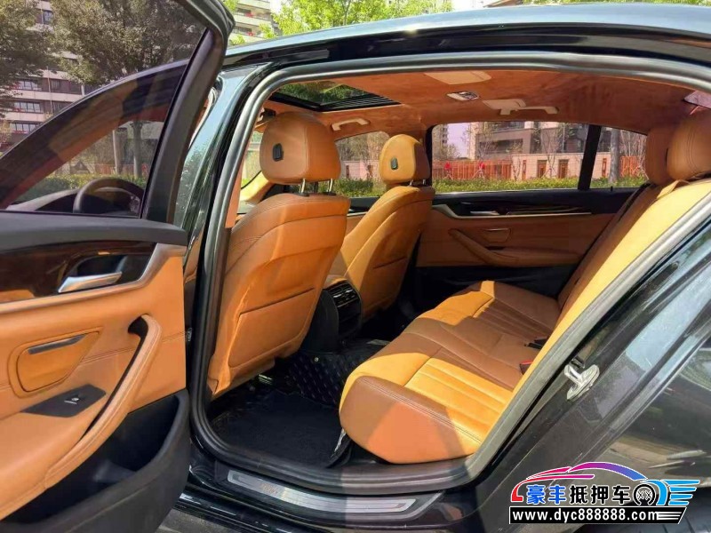 17年宝马5系轿车抵押车出售