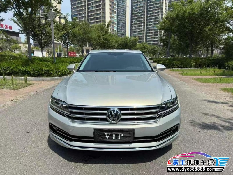 抵押车出售17年大众辉昂轿车