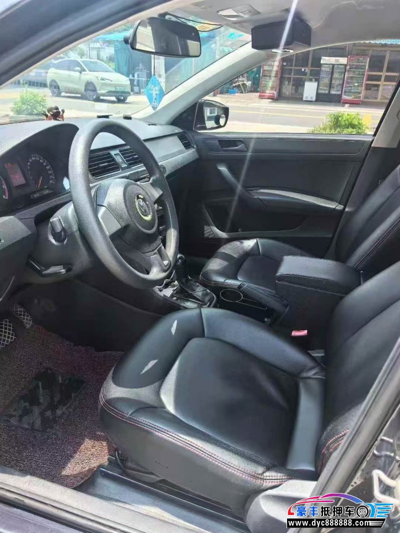 16年大众桑塔纳轿车抵押车出售