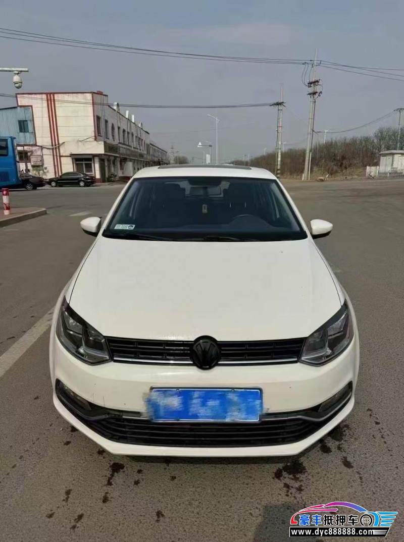 抵押车出售17年大众polo轿车