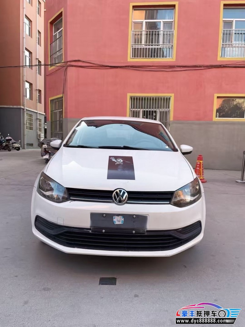 抵押车出售17年大众polo轿车