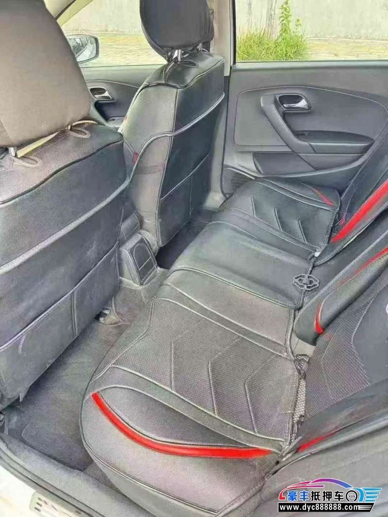 13年大众polo轿车抵押车出售