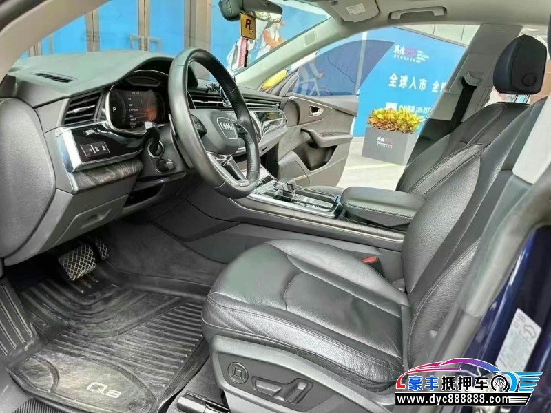 21年奥迪Q8轿车抵押车出售