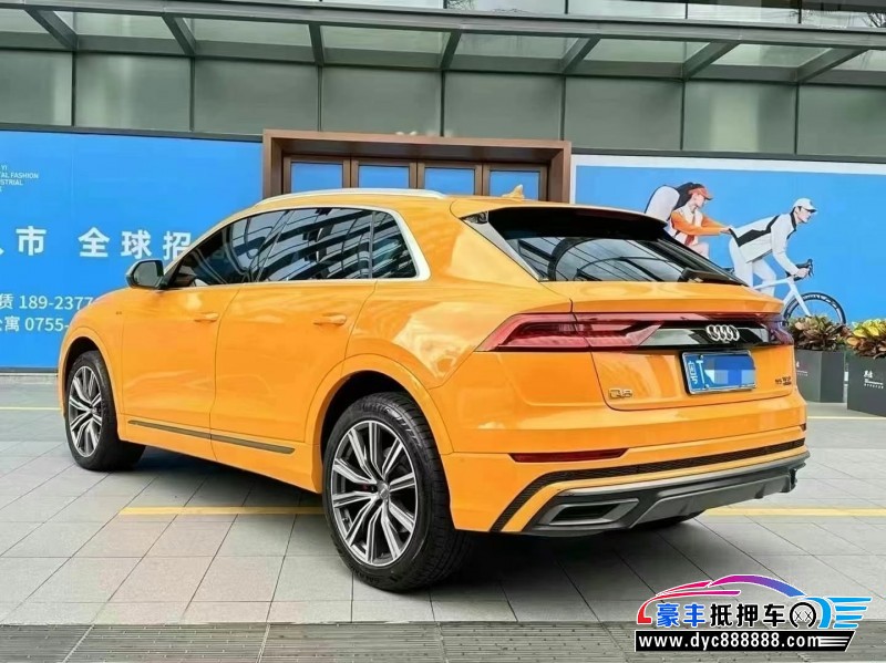21年奥迪Q8轿车抵押车出售
