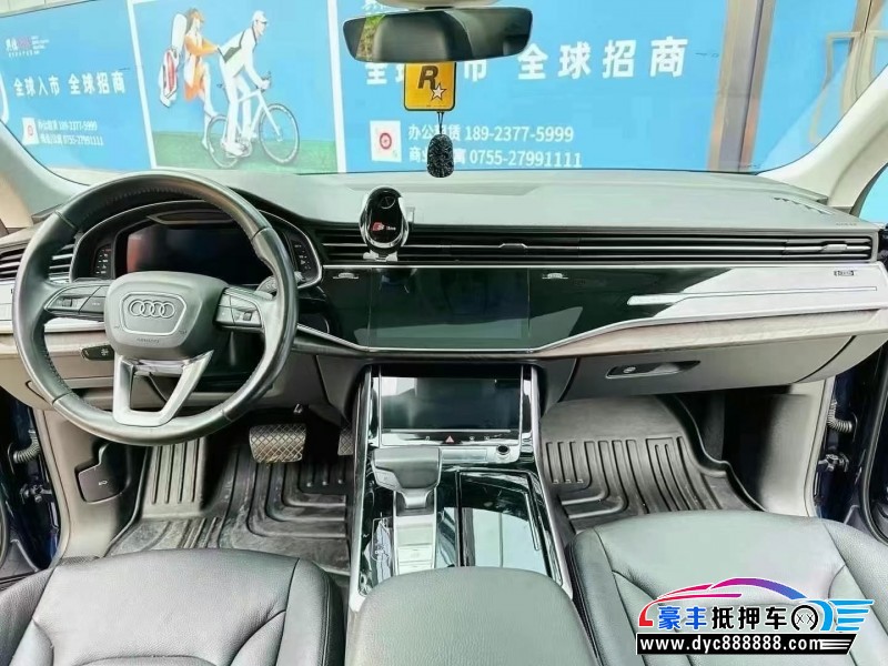 21年奥迪Q8轿车抵押车出售