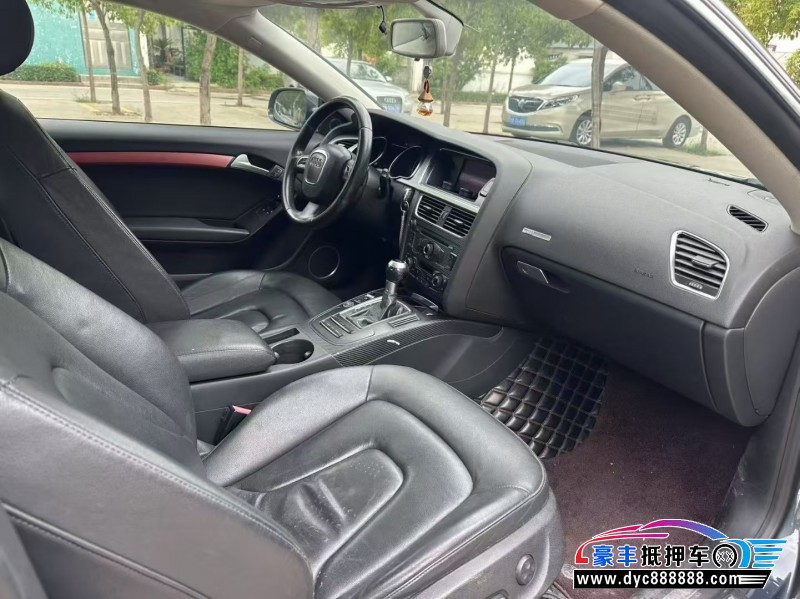 10年奥迪A5轿车抵押车出售