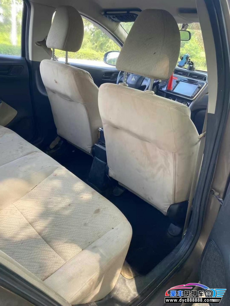 16年本田哥瑞轿车抵押车出售