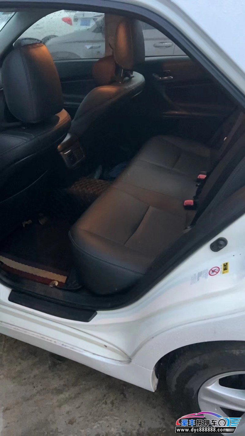 14年丰田锐志轿车抵押车出售