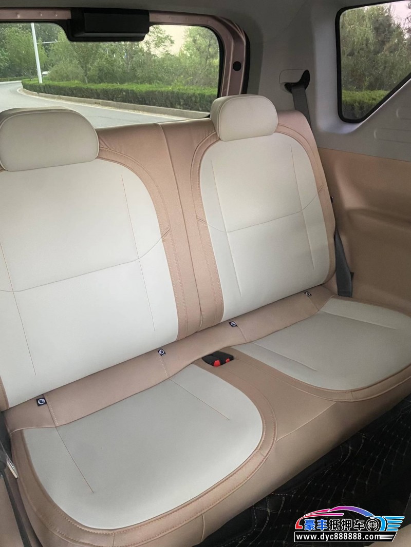 23年吉利熊猫轿车抵押车出售