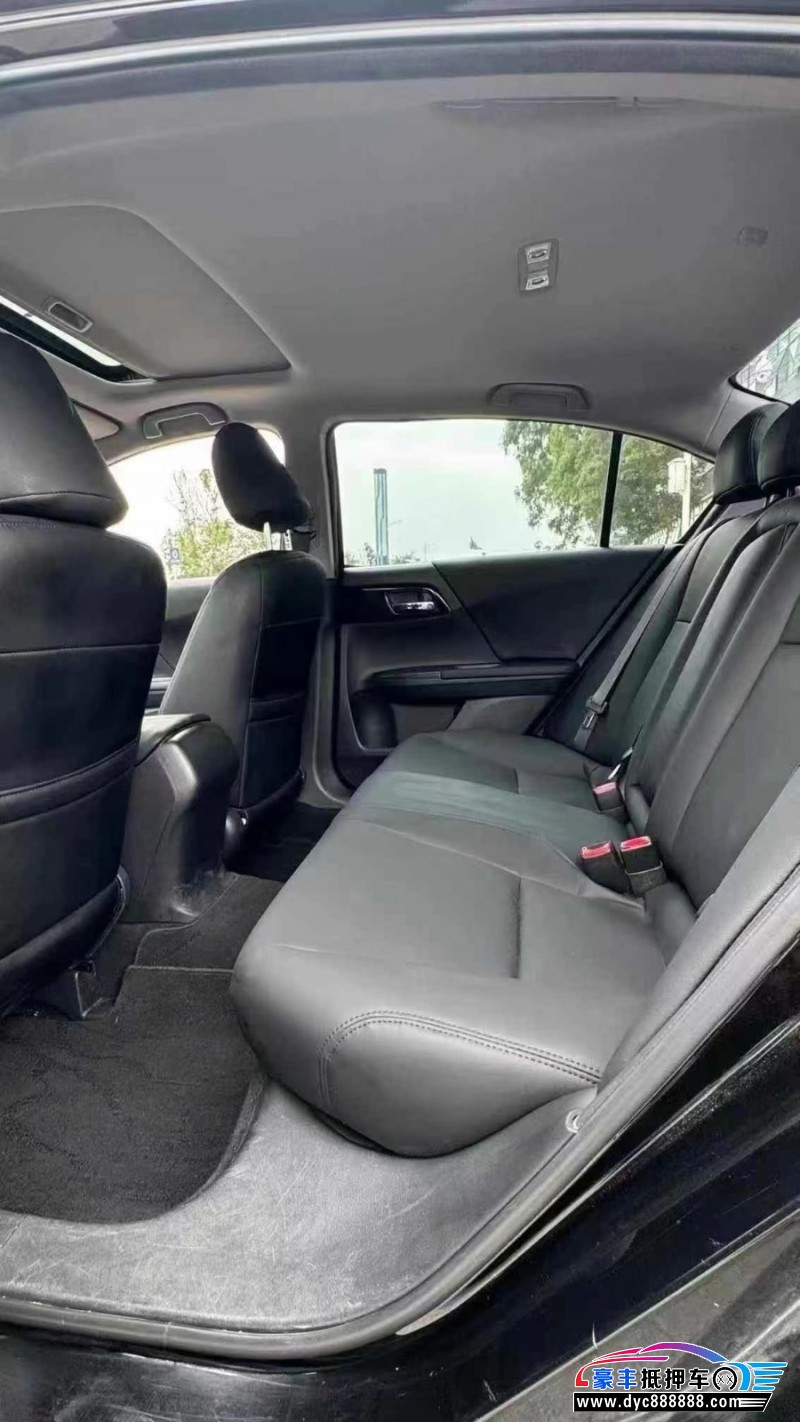 17年本田雅阁轿车抵押车出售