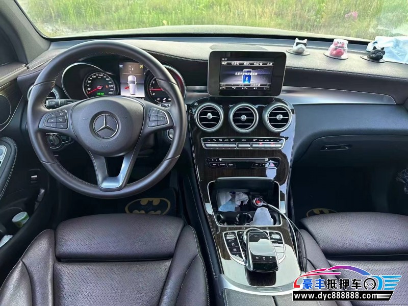 19年奔驰GLC轿车抵押车出售