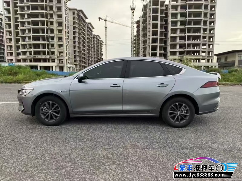 25年比亚迪秦轿车抵押车出售