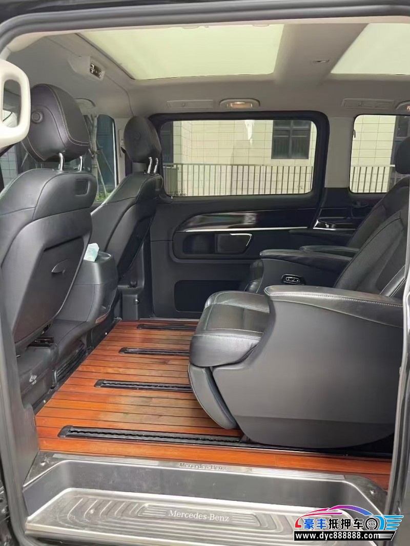 18年奔驰V轿车抵押车出售